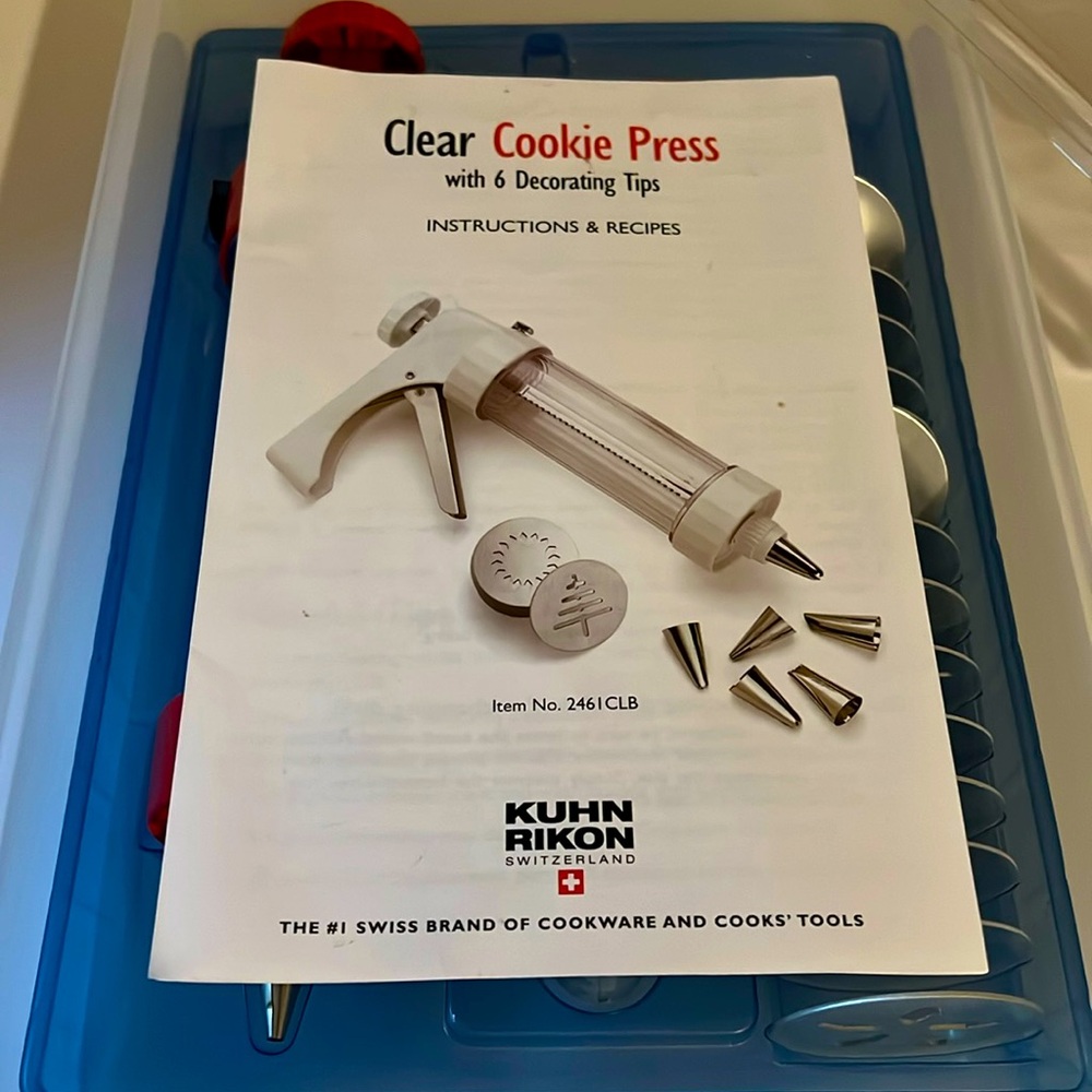Kuhn Rikon Switzerland Professional Cookie Press and Decorating tips